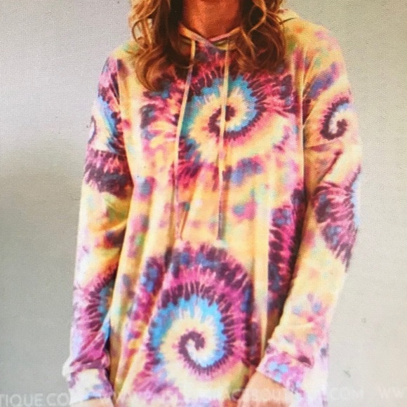 Tops - BOUTIQUE TOP - NEW WITH TAGS!